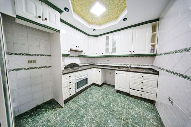 3 slaapkamer Rijtjeshuis te koop in Albaicin, Granada stad - € 240.000 (Ref: 10089626)