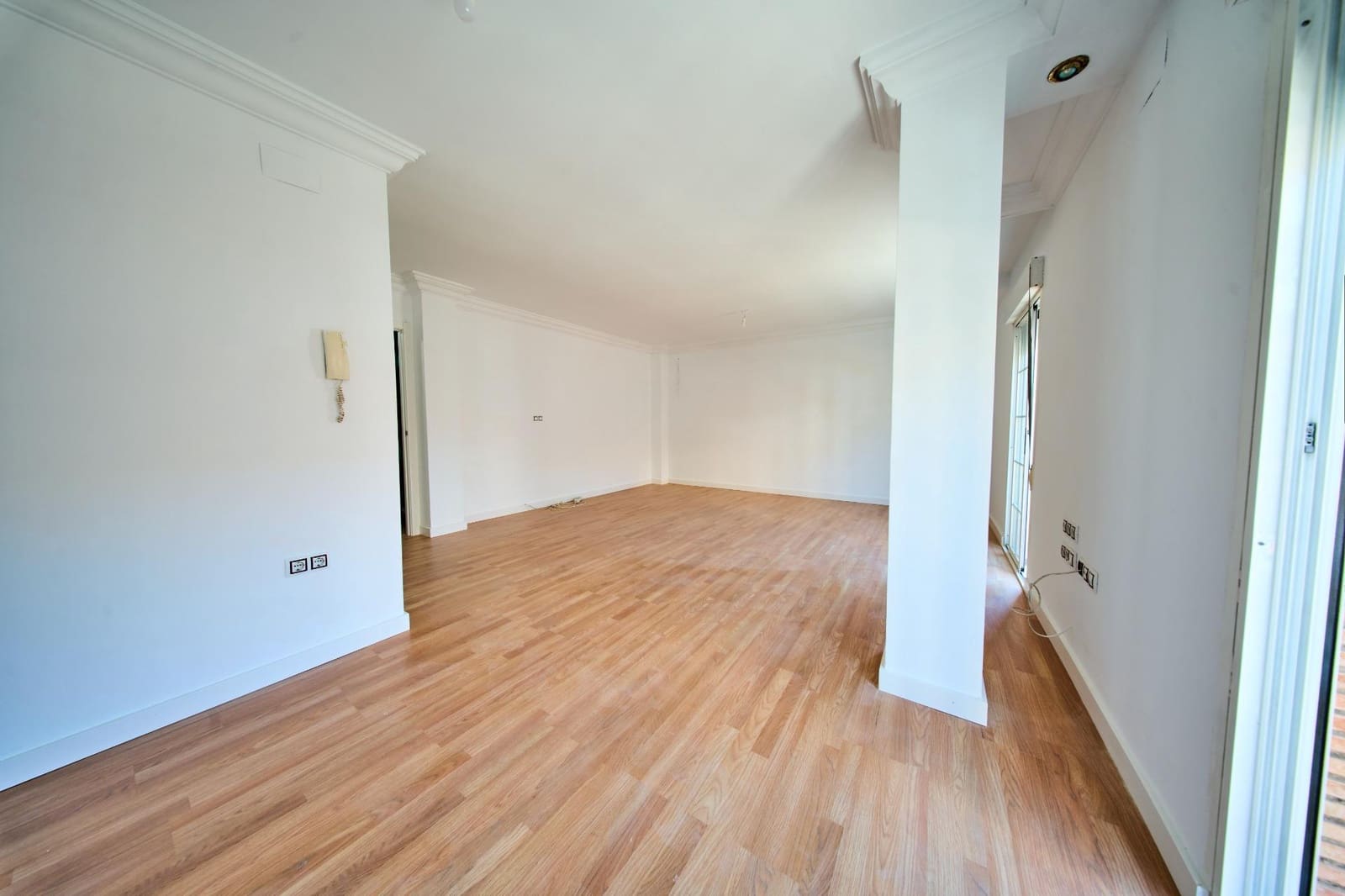 3 slaapkamer Rijtjeshuis te koop in Granada stad - € 240.000 (Ref: 10089626)