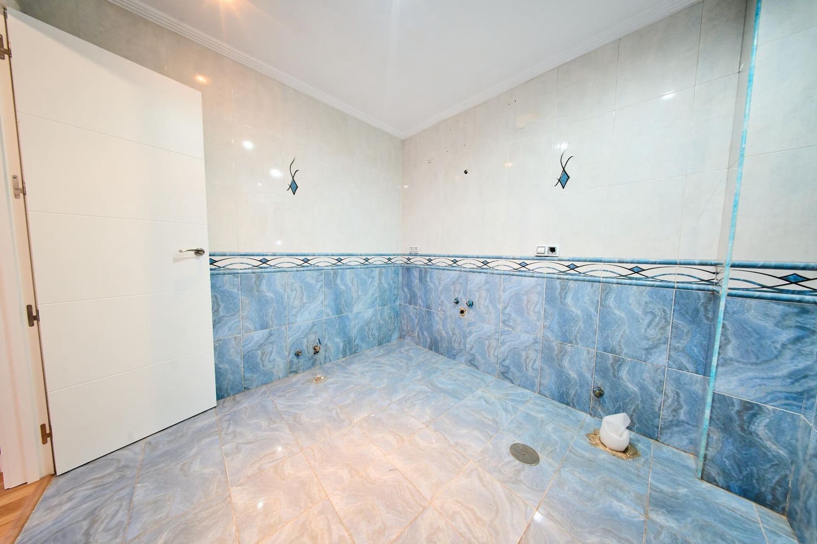 3 slaapkamer Rijtjeshuis te koop in Granada stad - € 240.000 (Ref: 10089626)