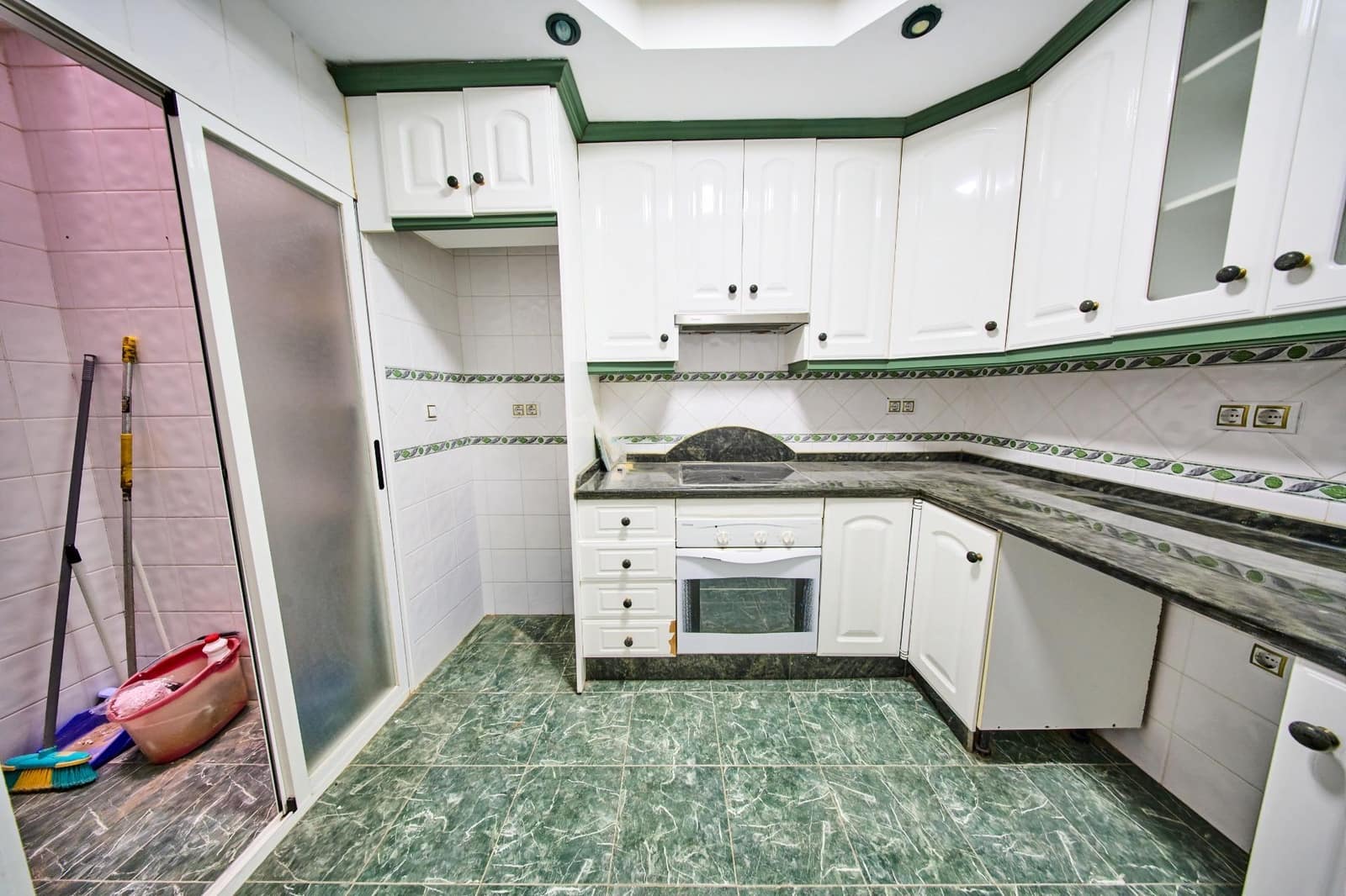 3 slaapkamer Rijtjeshuis te koop in Granada stad - € 240.000 (Ref: 10089626)