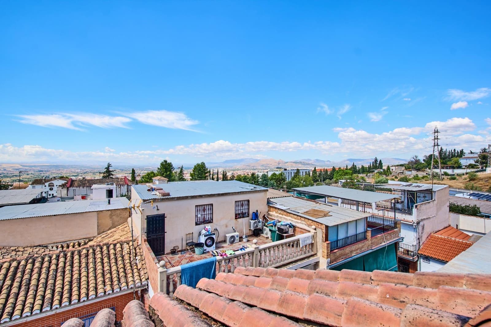 3 slaapkamer Rijtjeshuis te koop in Granada stad - € 240.000 (Ref: 10089626)