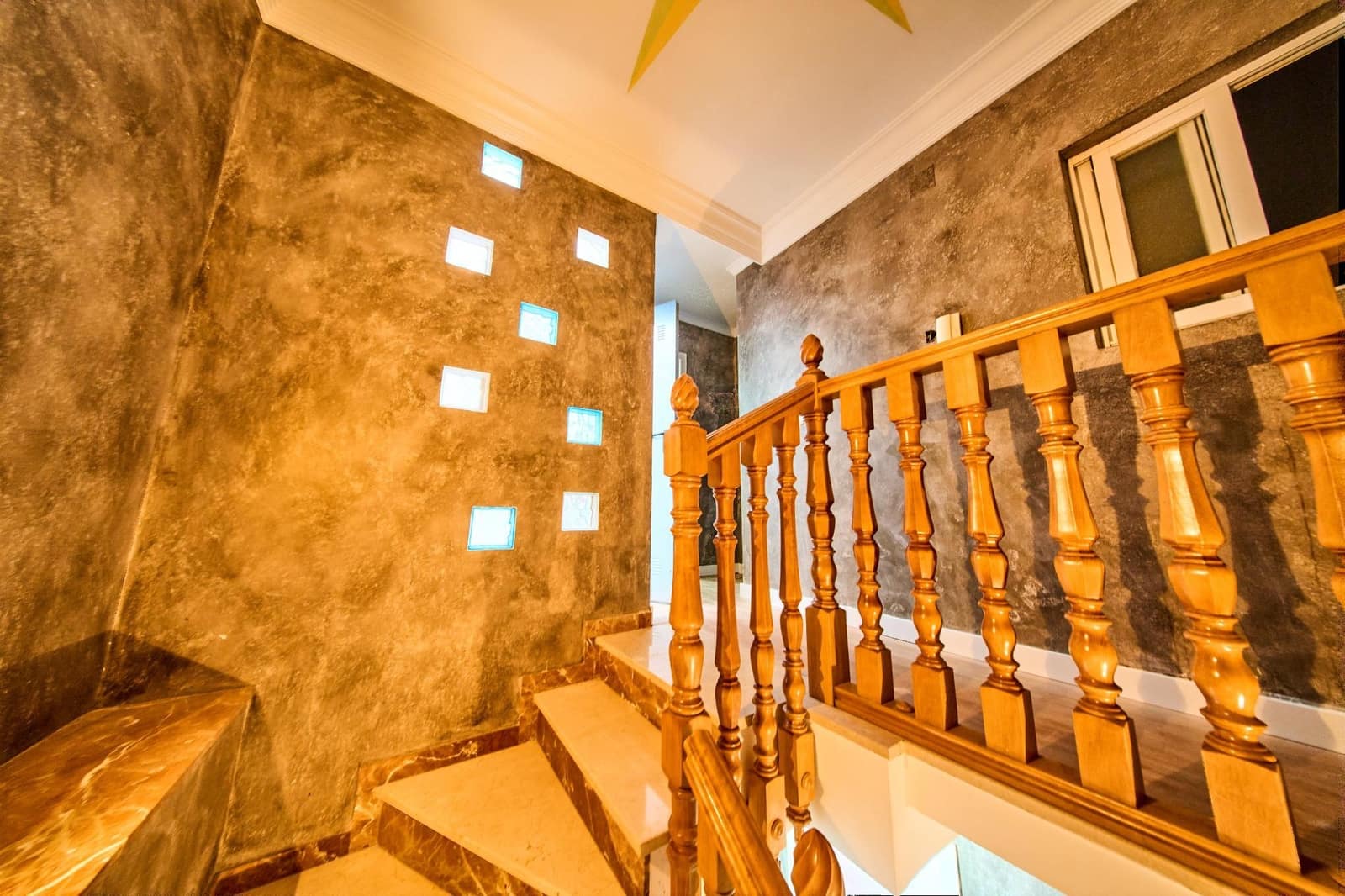 3 slaapkamer Rijtjeshuis te koop in Granada stad - € 240.000 (Ref: 10089626)