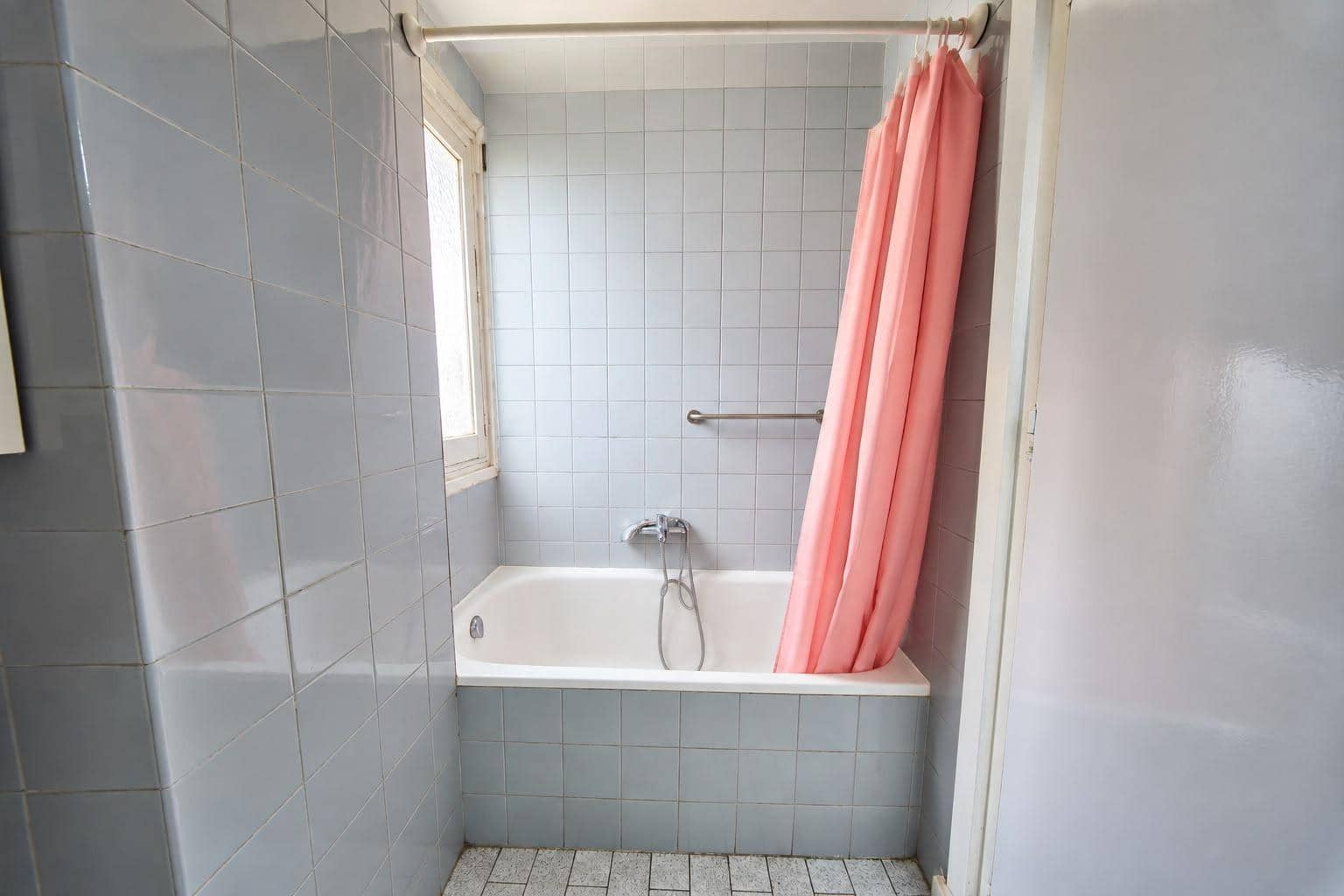3 bedroom Flat for sale in Granada city - € 145,000 (Ref: 10089629)
