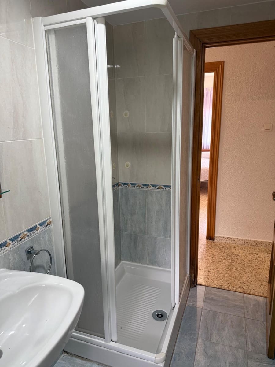 3 sovrum Lägenhet att hyra i Granada stad - 800 € (Ref: 10094930)