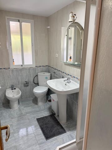 3 sovrum Lägenhet att hyra i Granada stad - 800 € (Ref: 10094930)