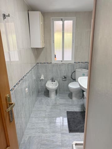 3 sovrum Lägenhet att hyra i Granada stad - 800 € (Ref: 10094930)