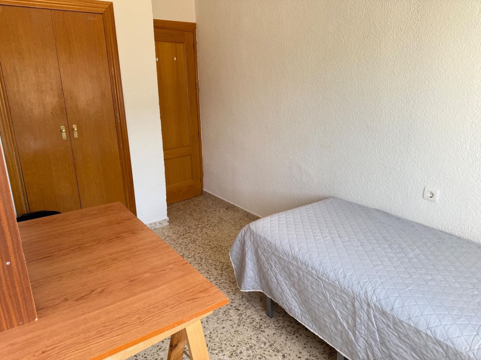3 sovrum Lägenhet att hyra i Granada stad - 800 € (Ref: 10094930)