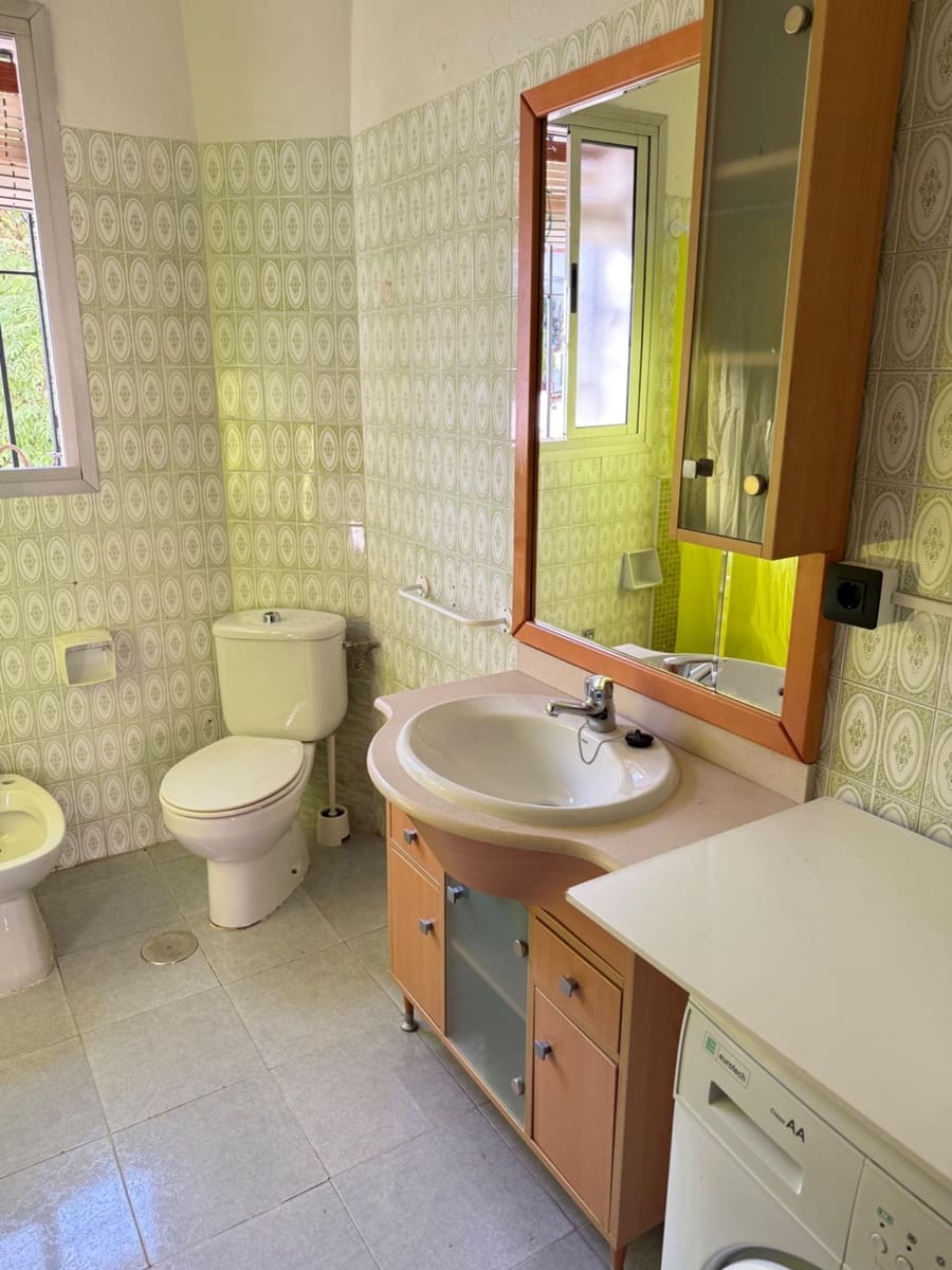 4 sovrum Lägenhet att hyra i Granada stad - 1 000 € (Ref: 10094931)