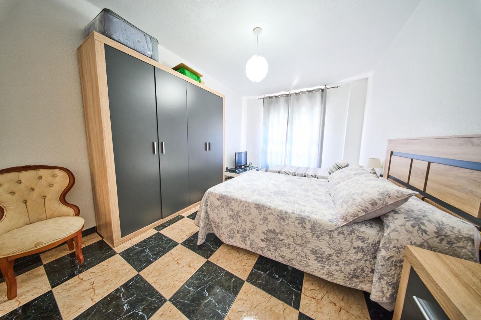 Piso de 4 habitaciones en Albolote en venta con garaje - 199.900 € (Ref: 10098345)