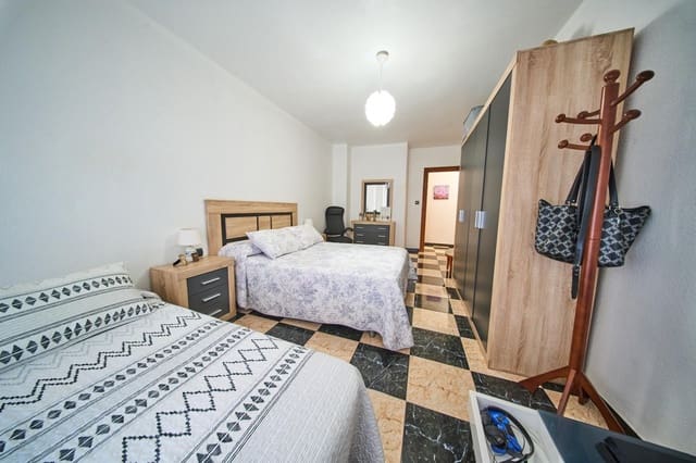 4 camera da letto Appartamento in vendita in Albolote con garage - 199.900 € (Rif: 10098345)