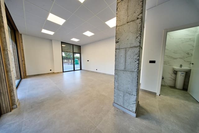 Kommersiell att hyra i Granada stad - 900 € (Ref: 10100402)