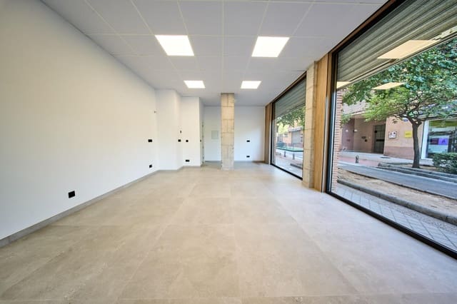 Kommersiell att hyra i Granada stad - 900 € (Ref: 10100402)