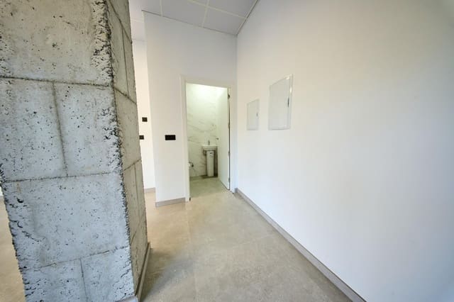 Kommersiell att hyra i Granada stad - 900 € (Ref: 10100402)