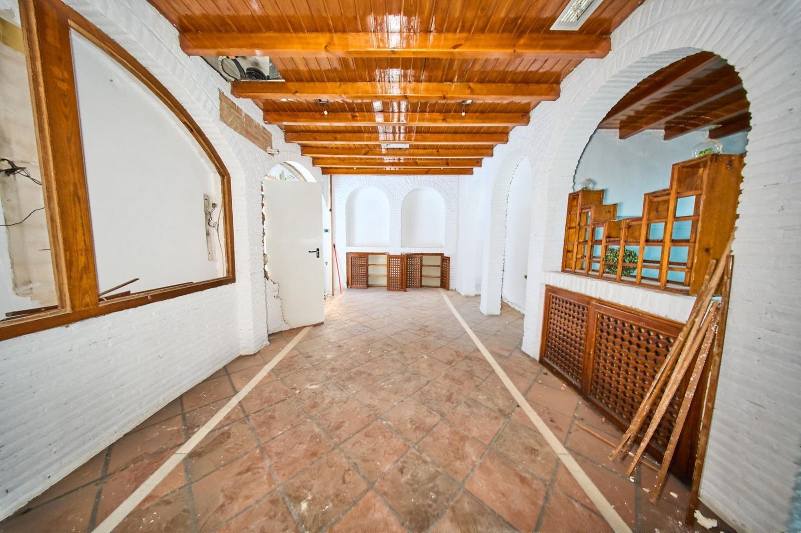 Comercial para venda em Granada cidade - 68 800 € (Ref: 10100403)