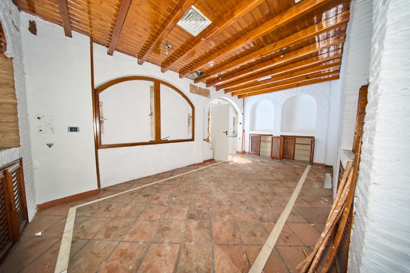 Comercial para venda em Granada cidade - 68 800 € (Ref: 10100403)