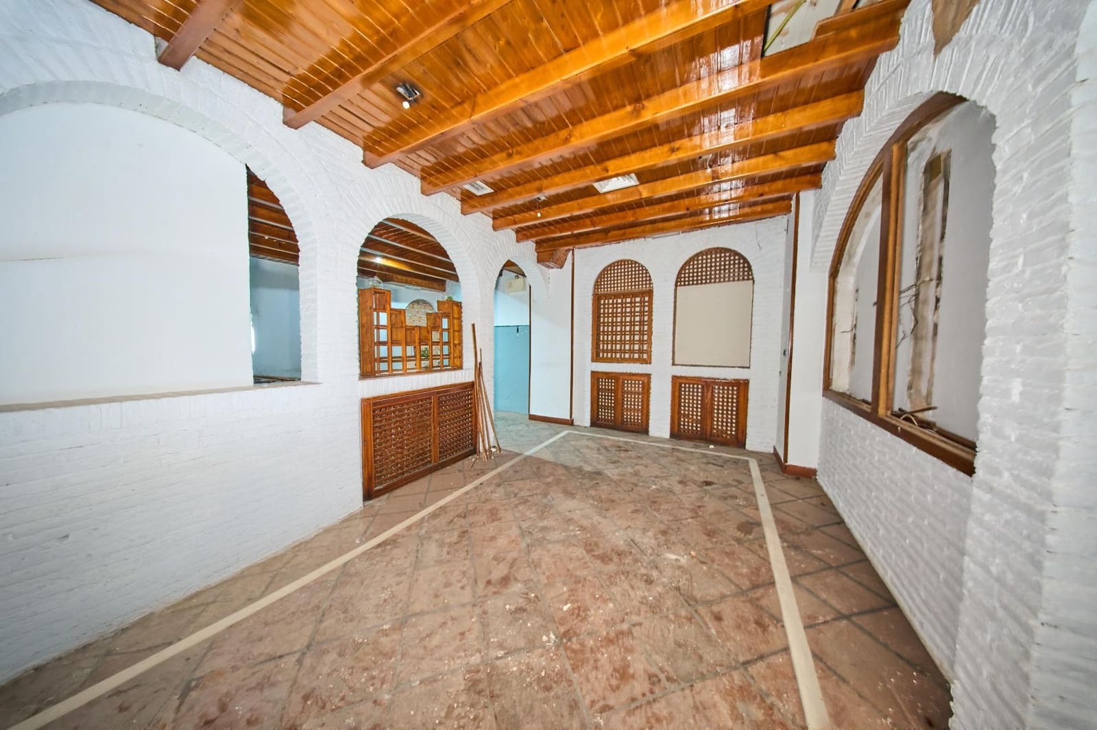 Comercial para venda em Granada cidade - 68 800 € (Ref: 10100403)