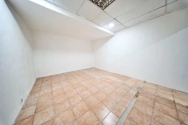 Local Commercial à vendre à Grenade ville - 190 000 € (Ref: 10109905)