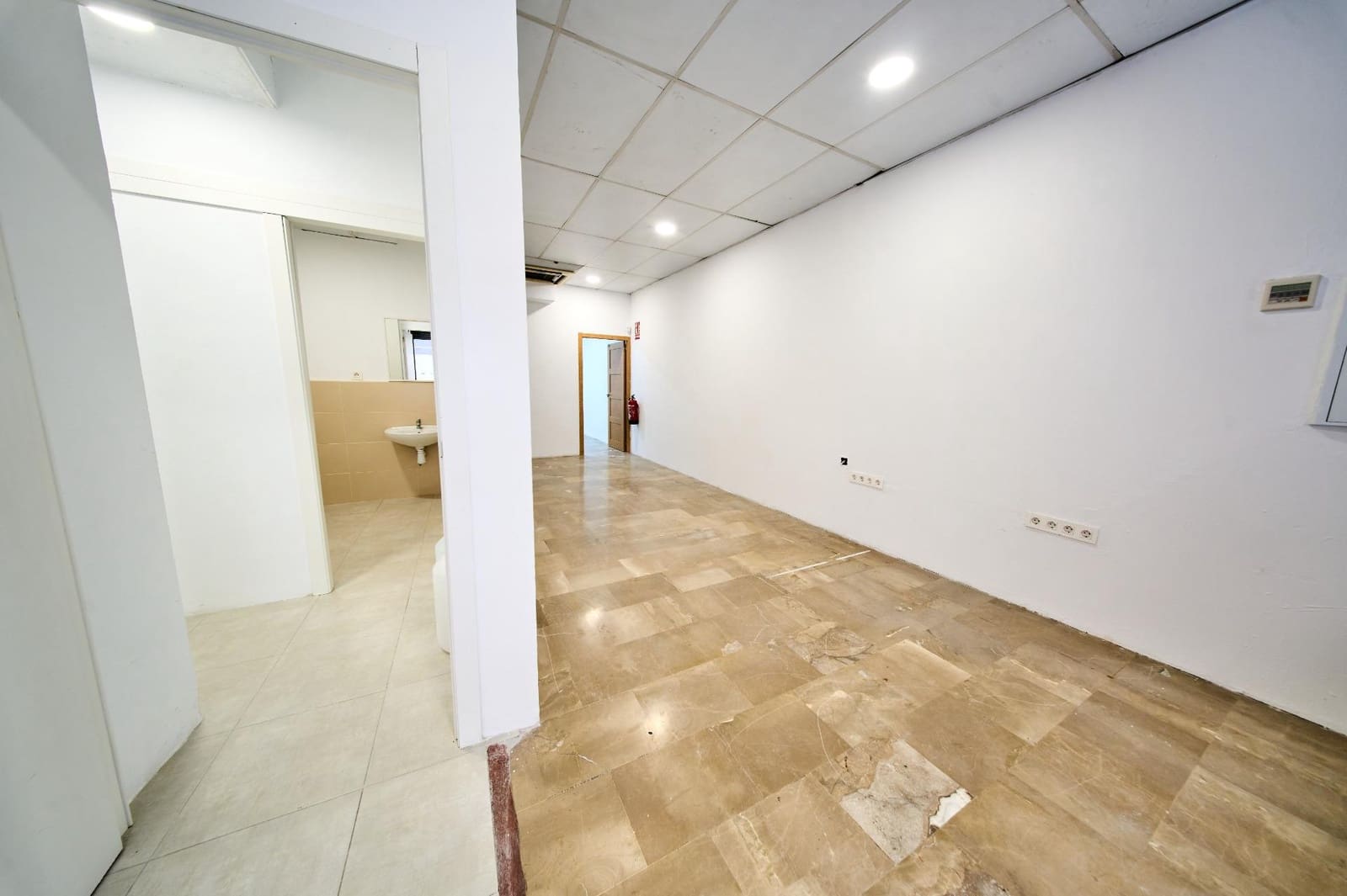 Local Commercial à vendre à Grenade ville - 190 000 € (Ref: 10109905)