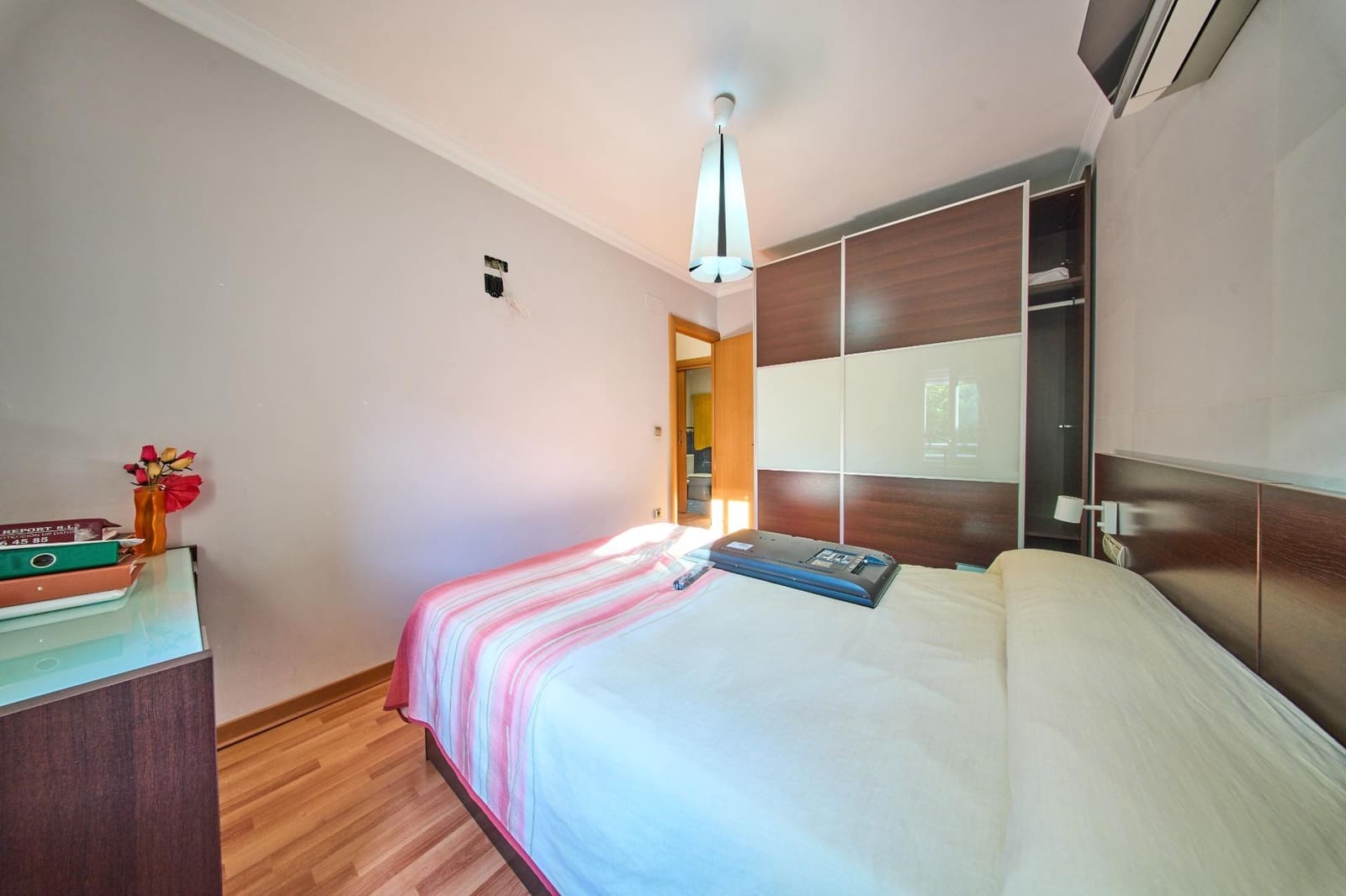 Piso de 3 habitaciones en Granada ciudad en alquiler - 250 € (Ref: 10115817)