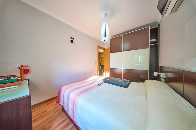 3 quarto Apartamento para arrendar em Granada cidade - 250 € (Ref: 10115817)