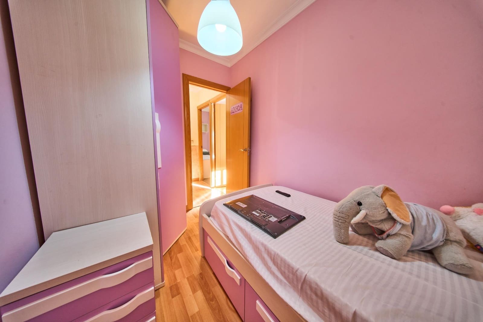 Piso de 3 habitaciones en Granada ciudad en alquiler - 250 € (Ref: 10115817)