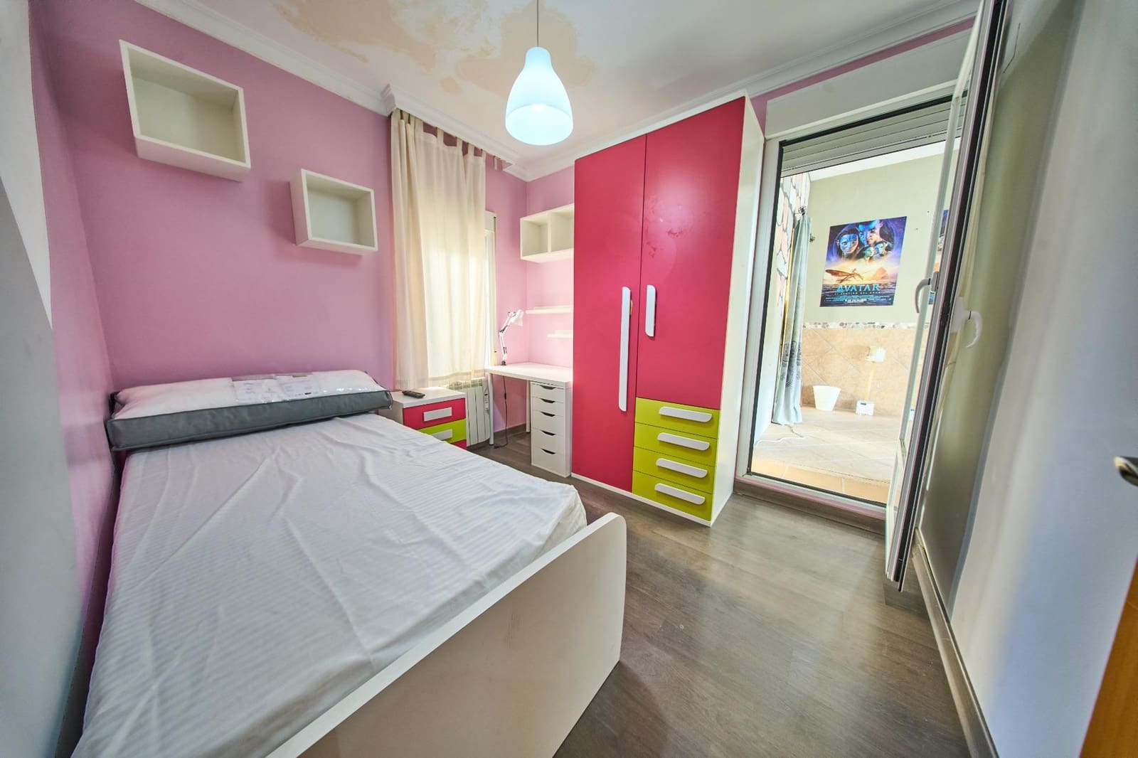 Piso de 3 habitaciones en Granada ciudad en alquiler - 250 € (Ref: 10115817)