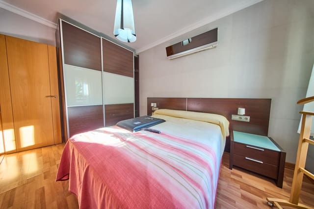 3 quarto Apartamento para arrendar em Granada cidade - 250 € (Ref: 10115817)