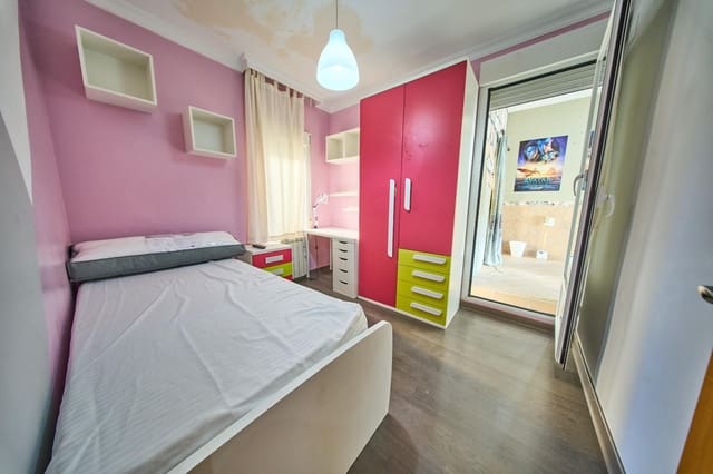 3 quarto Apartamento para arrendar em Granada cidade - 250 € (Ref: 10115817)