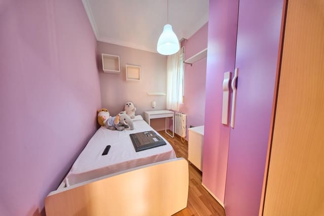 3 quarto Apartamento para arrendar em Granada cidade - 250 € (Ref: 10115817)