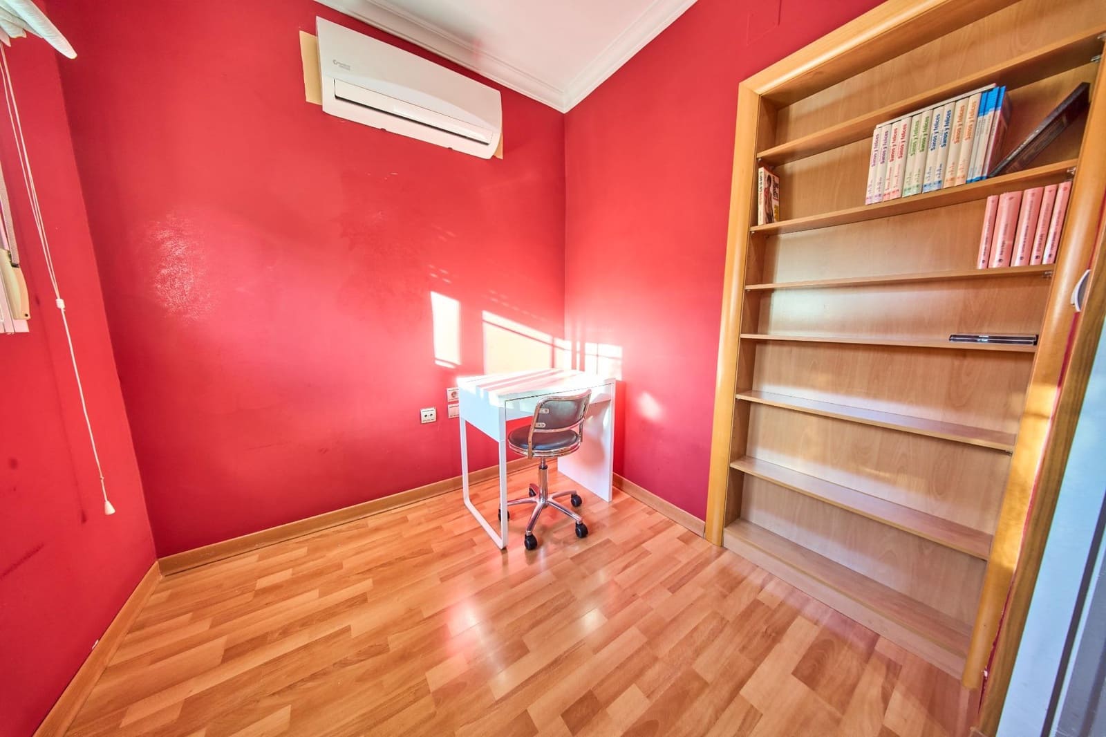 Piso de 3 habitaciones en Granada ciudad en alquiler - 250 € (Ref: 10115817)