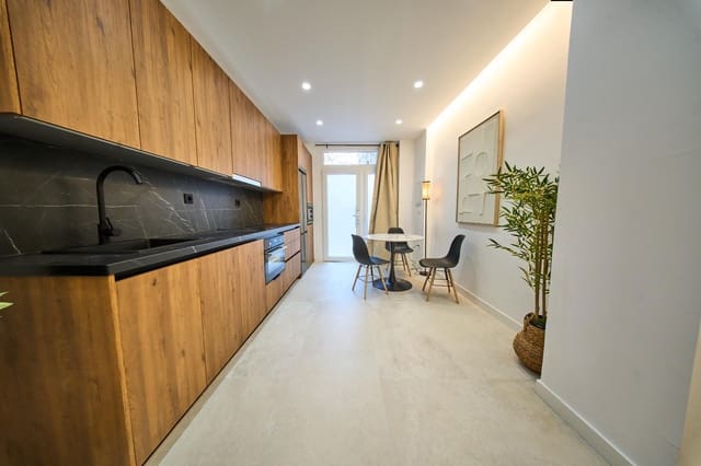 Loft for sale in Albaicin, Granada city - € 157,500 (Ref: 10130107)