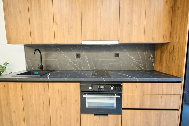 Loft for sale in Albaicin, Granada city - € 157,500 (Ref: 10130107)