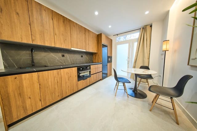 Loft for sale in Albaicin, Granada city - € 157,500 (Ref: 10130107)