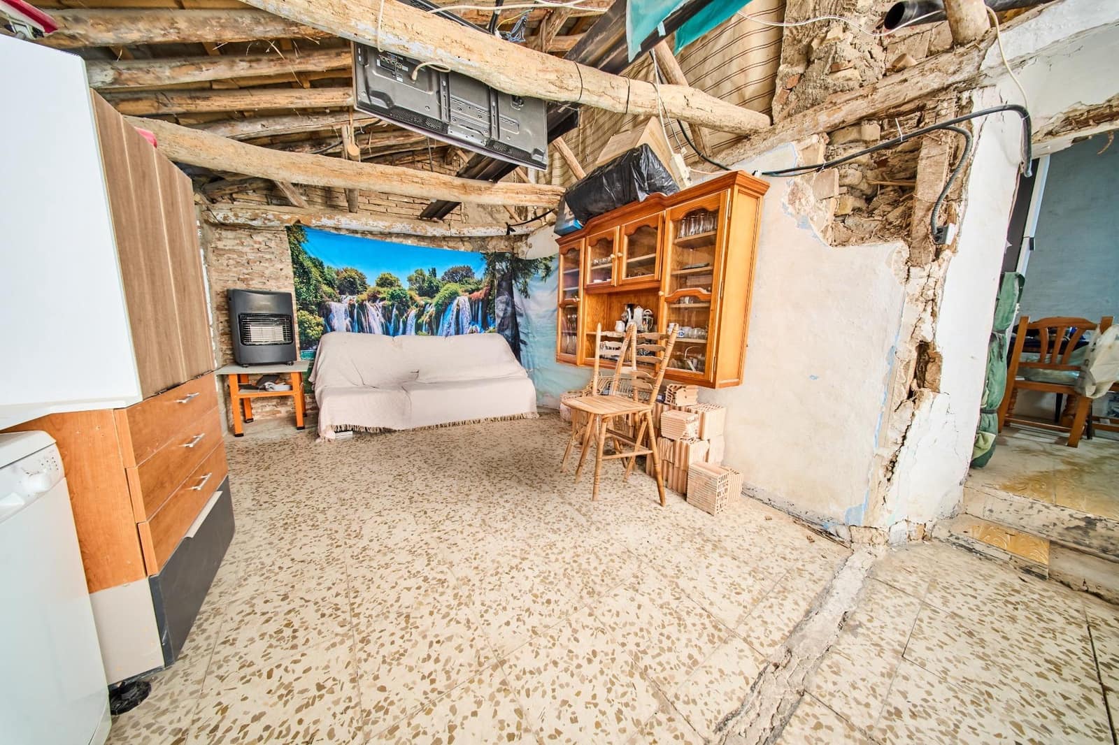 4 bedroom Semi-detached Villa for sale in Las Gabias - € 149,900 (Ref: 10130110)