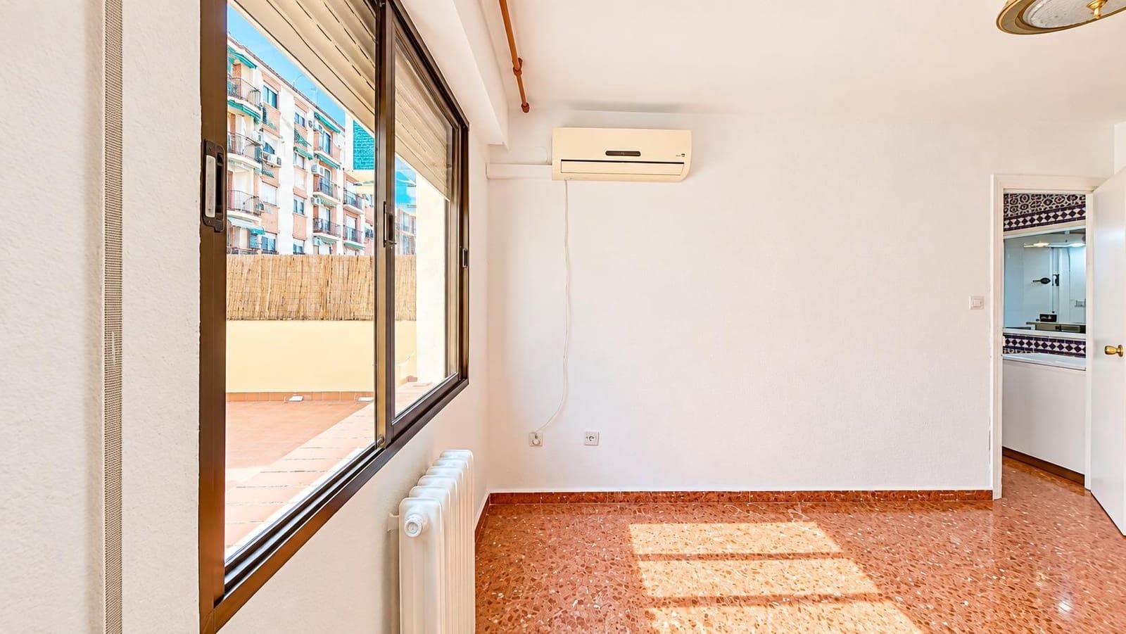 1 sovrum Lägenhet att hyra i Granada stad - 700 € (Ref: 10131816)