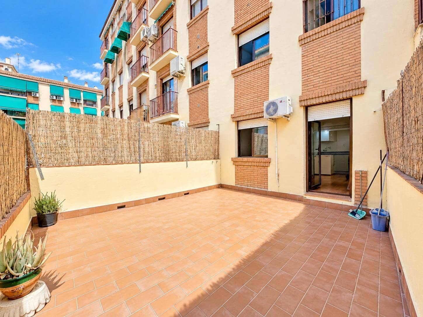 1 soverom Leilighet til leie i Granada by - € 700 (Ref: 10131817)