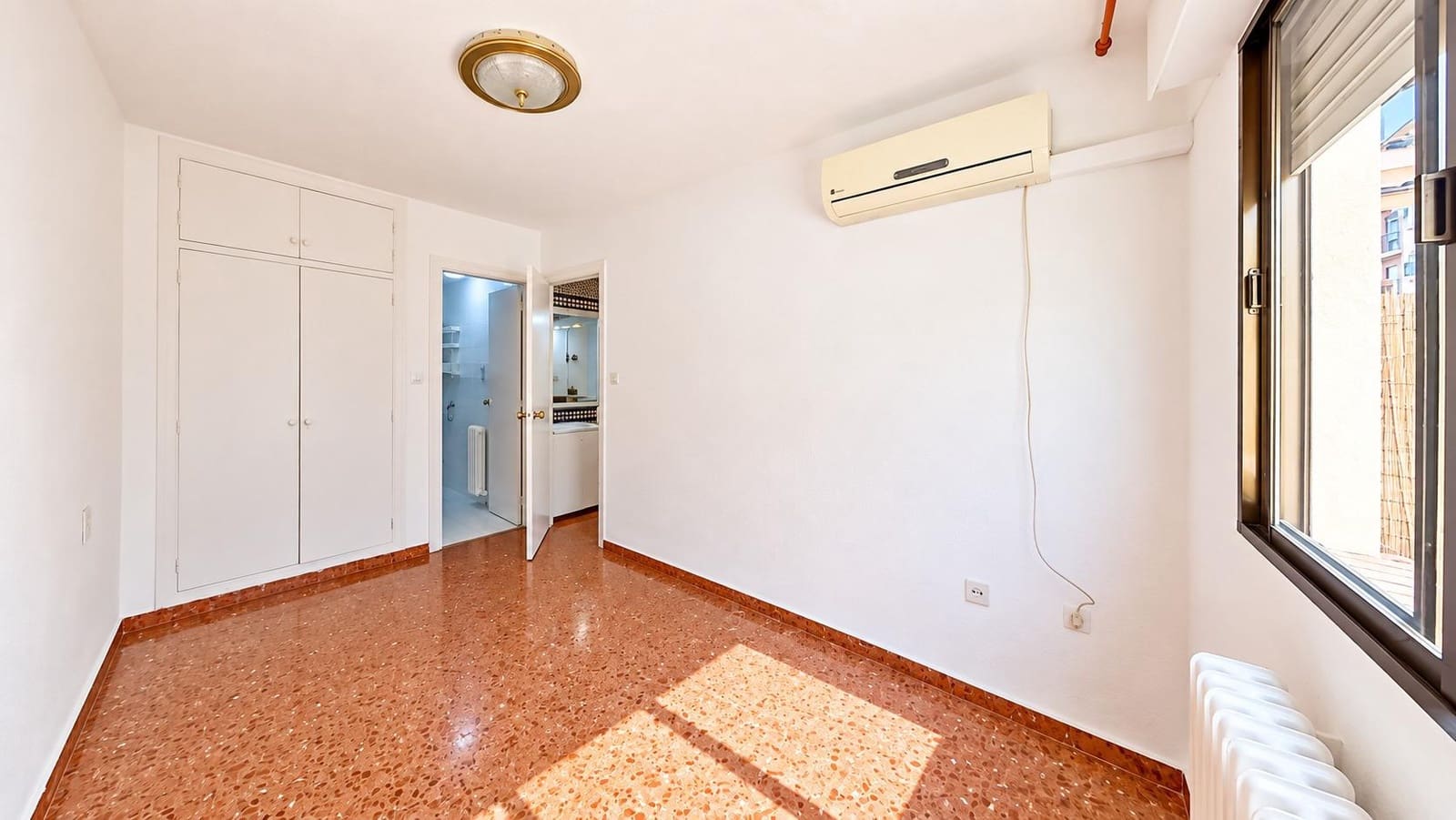 1 soverom Leilighet til leie i Granada by - € 700 (Ref: 10131817)