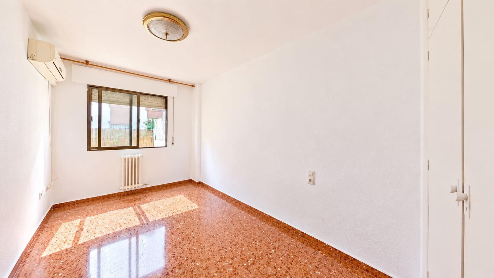 1 soverom Leilighet til leie i Granada by - € 700 (Ref: 10131817)