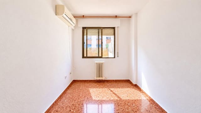 1 soverom Leilighet til leie i Granada by - € 700 (Ref: 10131817)
