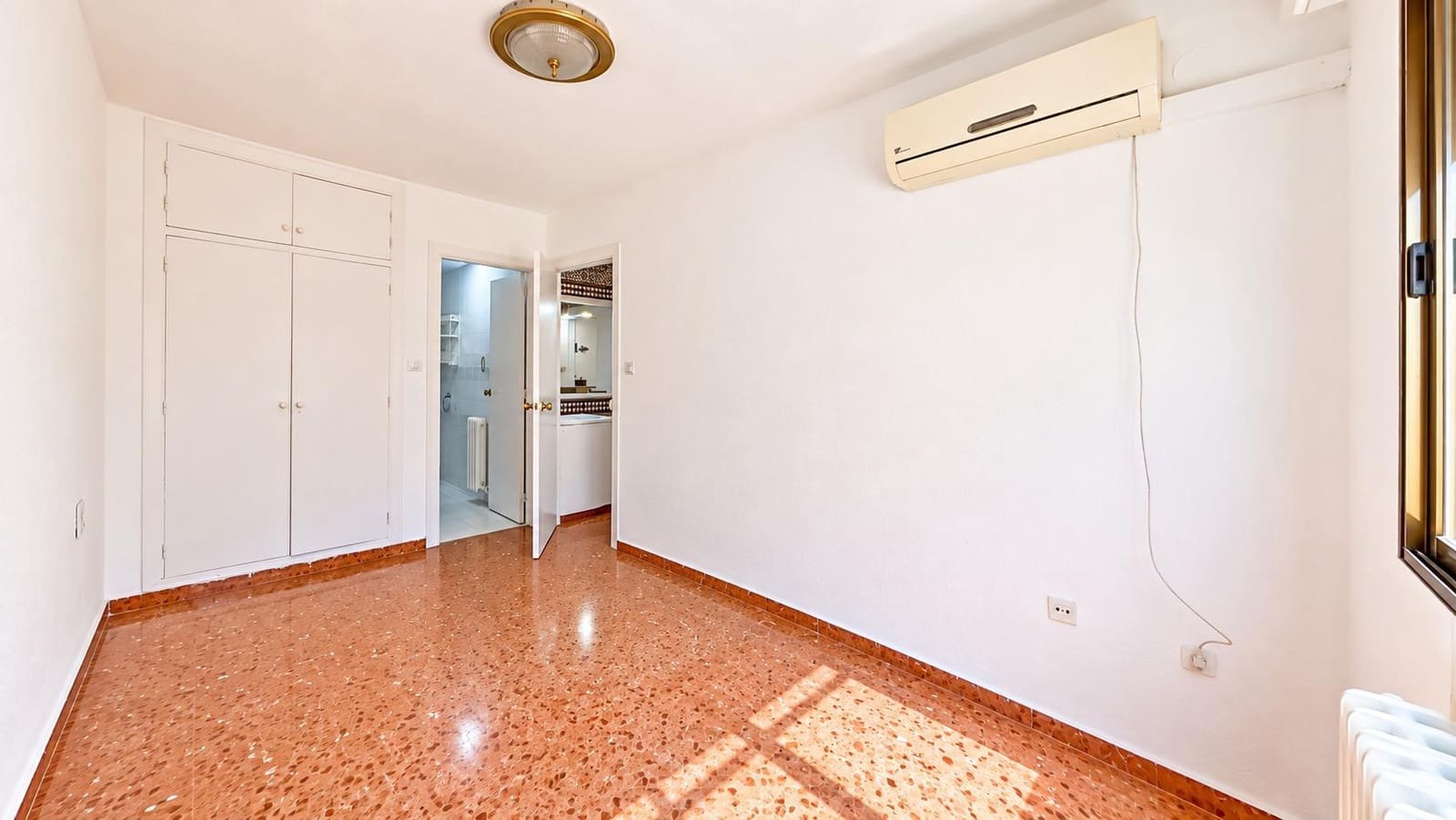 1 soverom Leilighet til leie i Granada by - € 700 (Ref: 10131817)