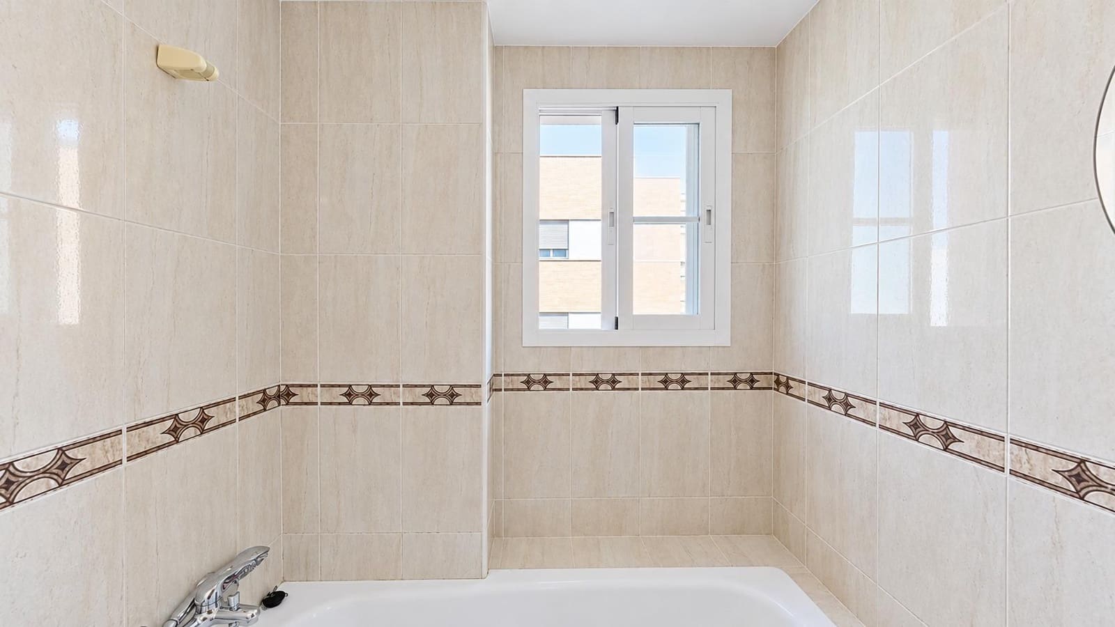 2 soverom Leilighet til salgs i Albolote med garasje - € 189 000 (Ref: 10133390)