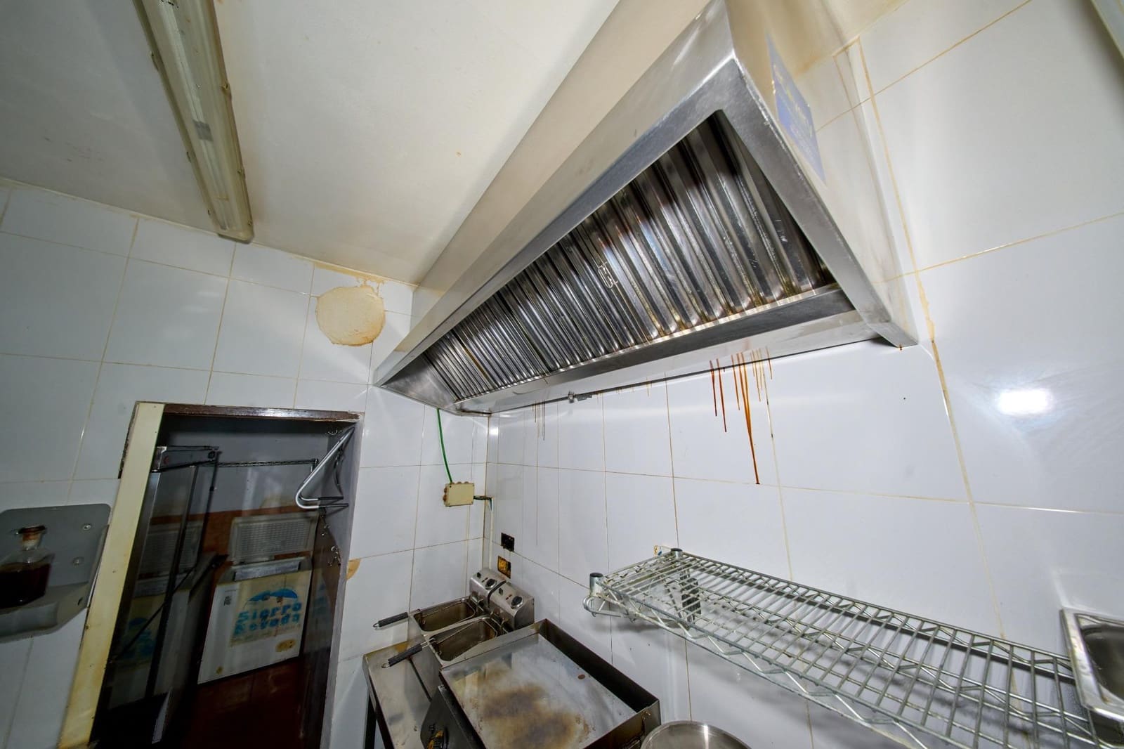 Kommersiell til salgs i Granada by - € 130 000 (Ref: 10142563)