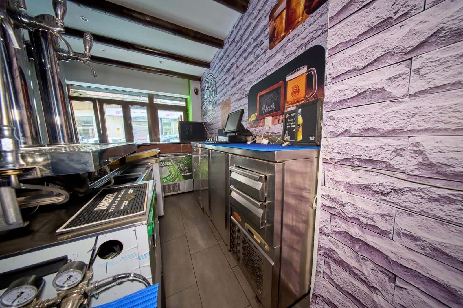 Kommersiell til salgs i Granada by - € 130 000 (Ref: 10142563)