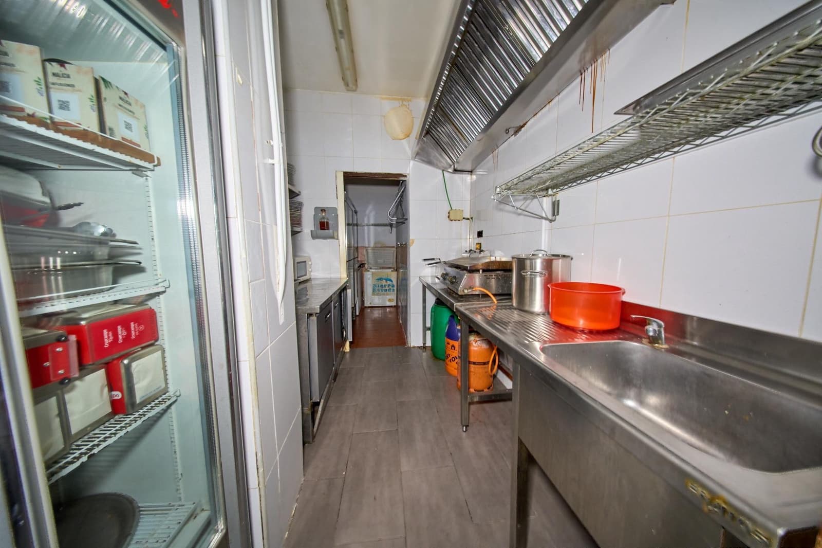 Kommersiell til salgs i Granada by - € 130 000 (Ref: 10142563)