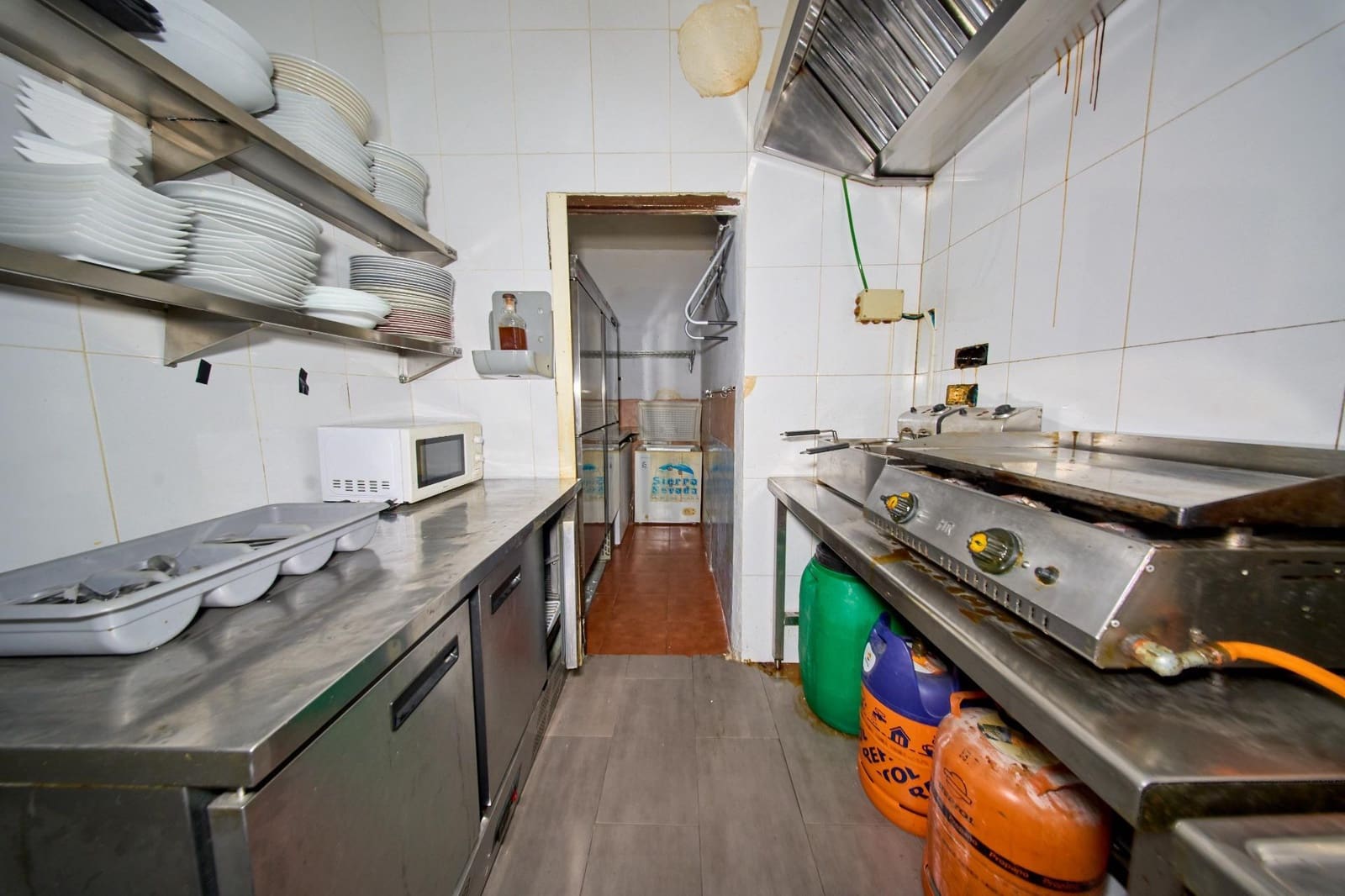 Kommersiell til salgs i Granada by - € 130 000 (Ref: 10142563)