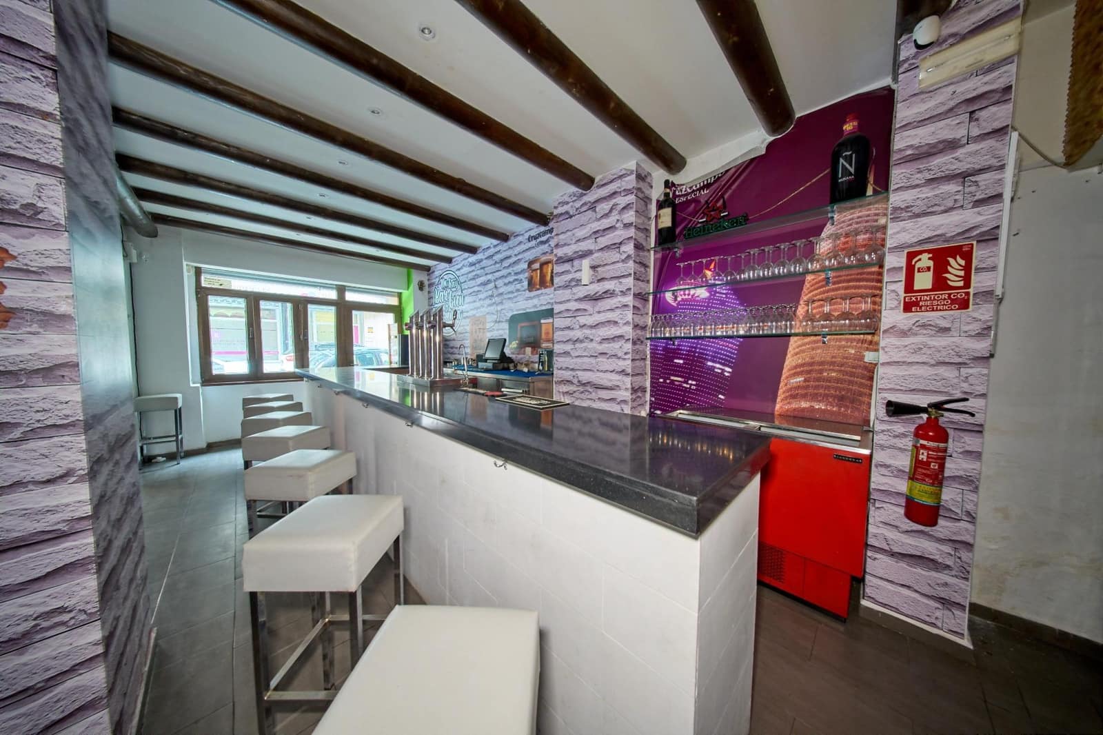 Kommersiell til salgs i Granada by - € 130 000 (Ref: 10142563)