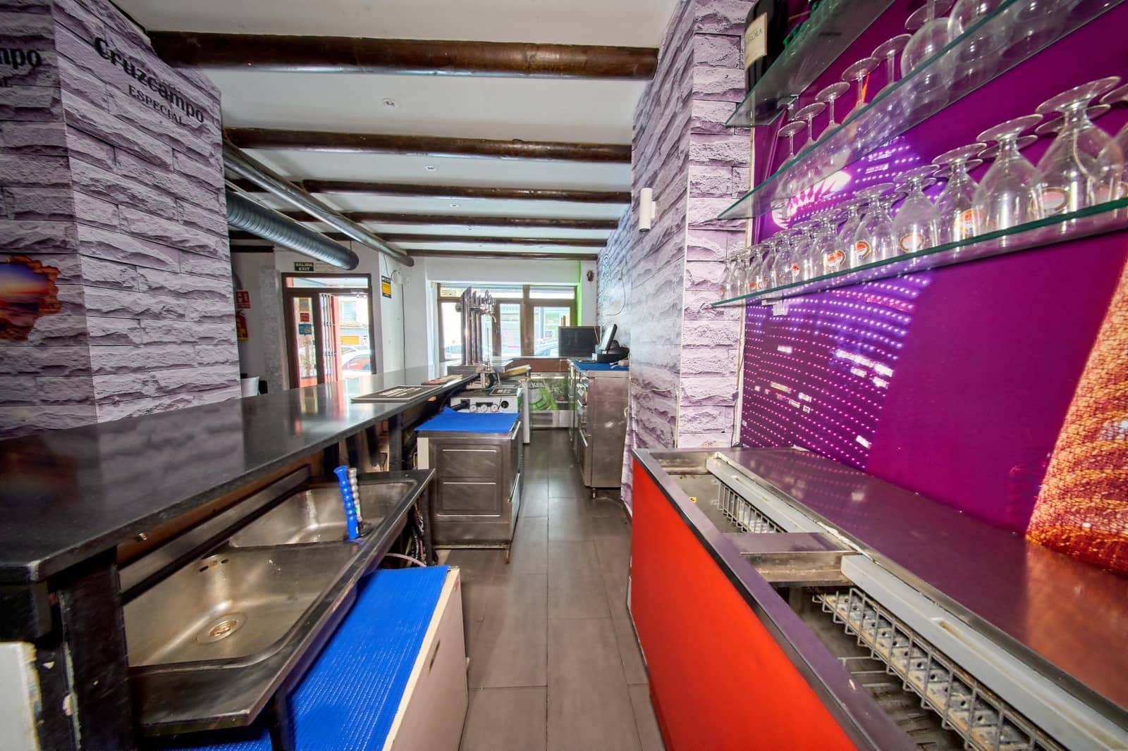 Kommersiell til salgs i Granada by - € 130 000 (Ref: 10142563)