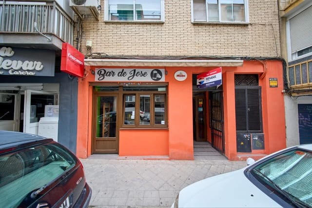 Kommersiell til salgs i Pajaritos - Plaza de Toros, Granada by - € 130 000 (Ref: 10142563)