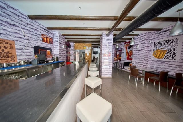 Kommersiell til salgs i Pajaritos - Plaza de Toros, Granada by - € 130 000 (Ref: 10142563)