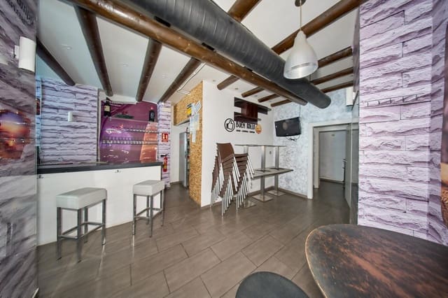 Kommersiell til salgs i Pajaritos - Plaza de Toros, Granada by - € 130 000 (Ref: 10142563)